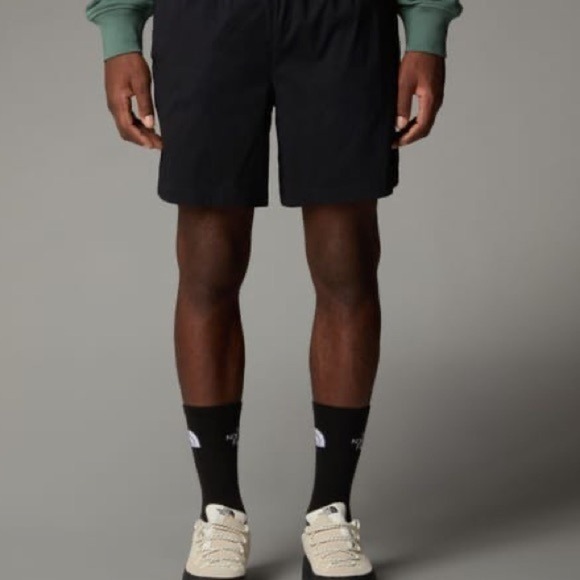 The North Face Men's Class V Pathfinder Pull On Short - 7" Black - Picture 2 of 11